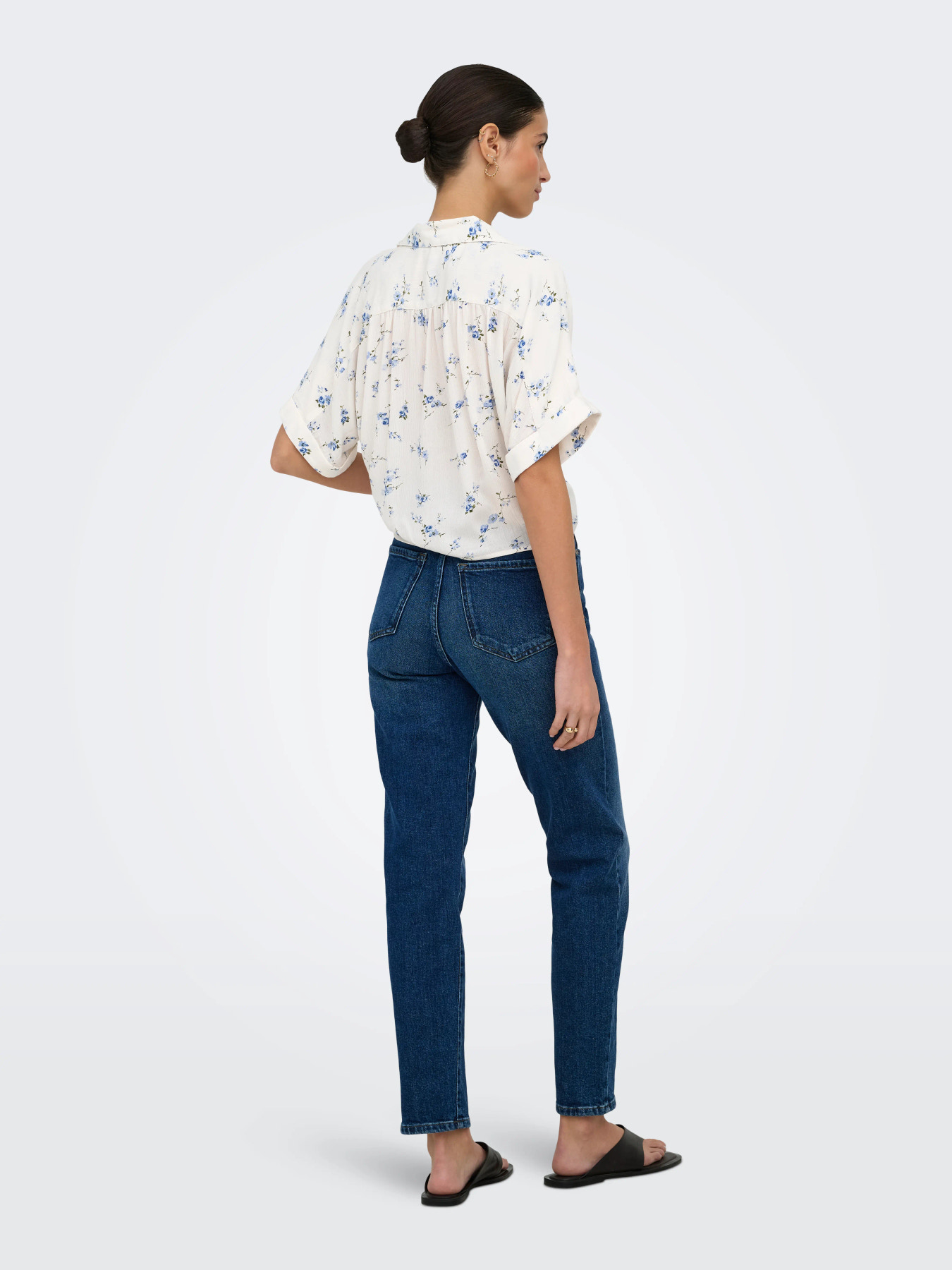 Paula life s/s tie shirt wvn - Blanc fleurs - Only – Image 4