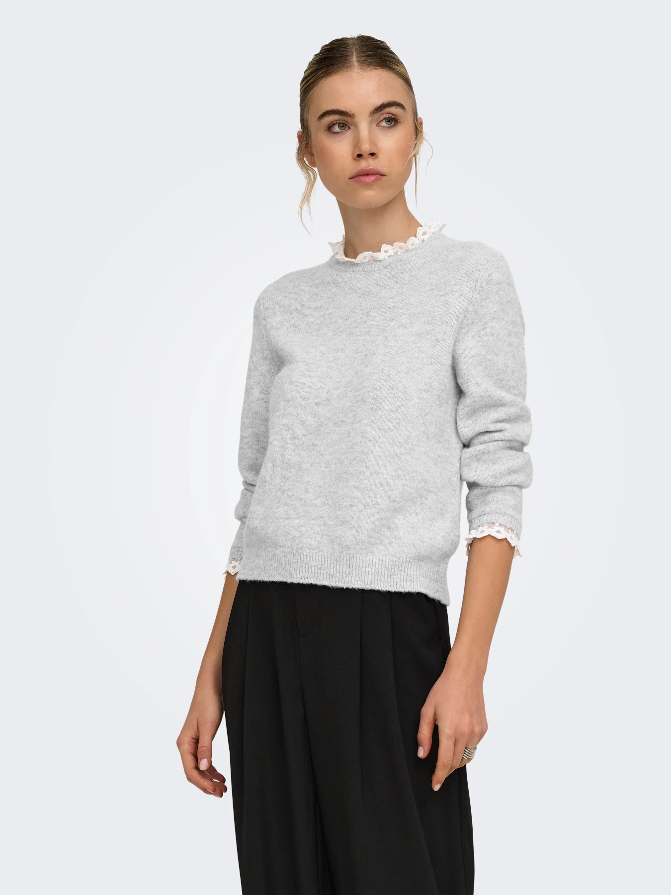 Pull en maille col dentelle Cher ONLY – Gris clair chiné – Image 3