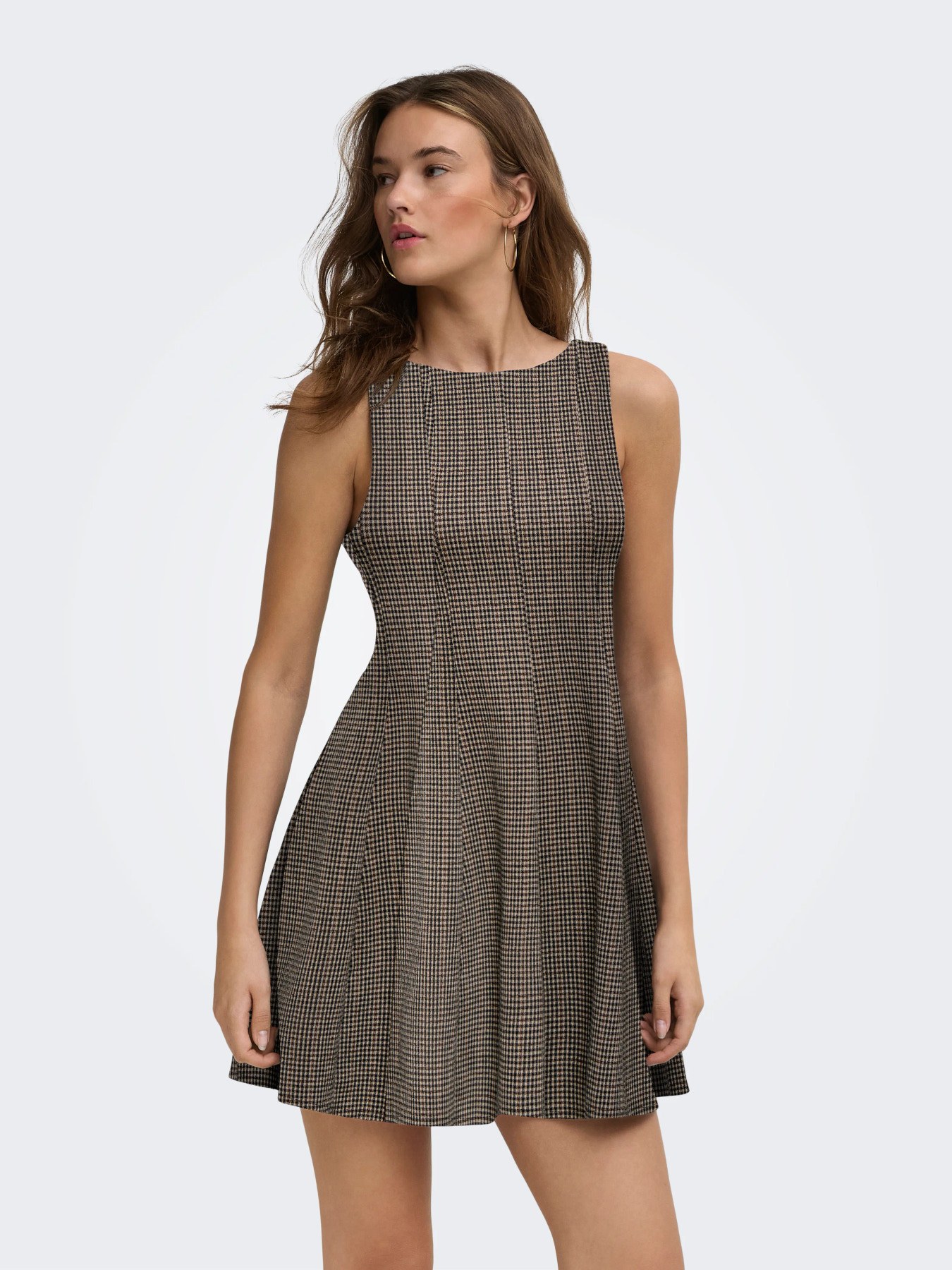 Robe courte pied-de-poule Azura ONLY – Pied-de-poule beige et noir – Image 4