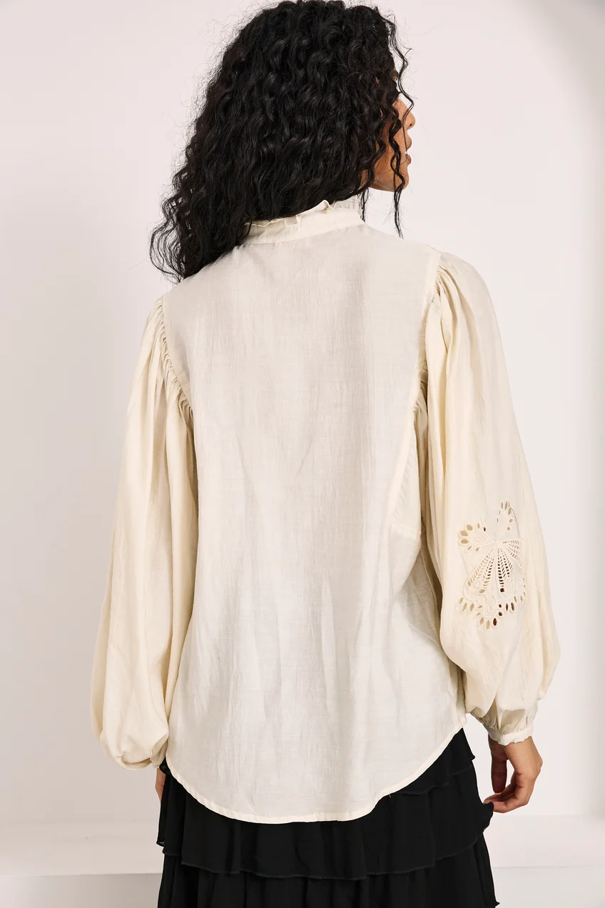 Blouse viscose manches ballon brodée cut out - Écru - Nekane – Image 3