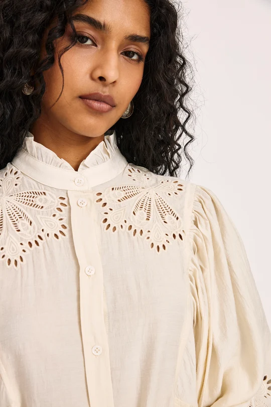 Blouse viscose manches ballon brodée cut out - Écru - Nekane – Image 2