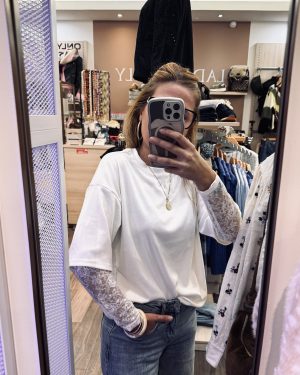 Top manches longues en dentelle Tahlia – Blanc cassé – Only