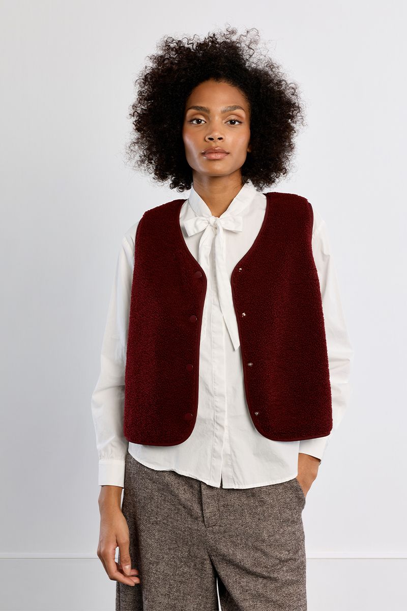 Veste sans manches imitation mouton – Bordeaux – Lili Sidonio